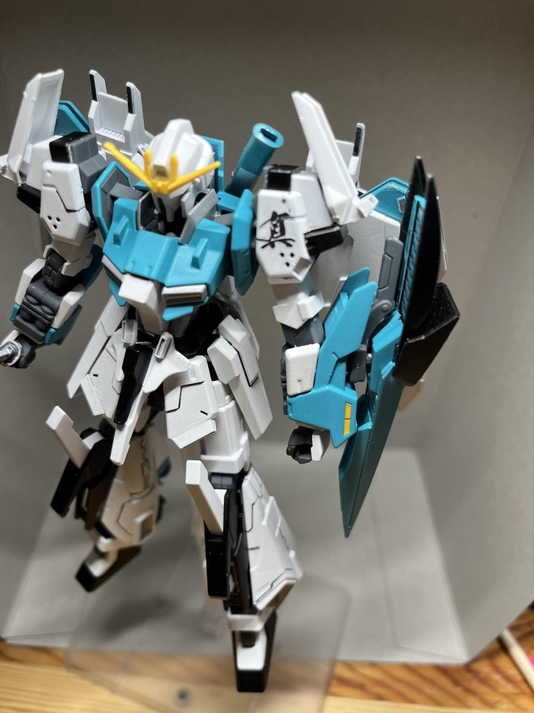 友達も風真いろは専用ガンダムを作るらしいので、友達は風を、私は真を採用しました。