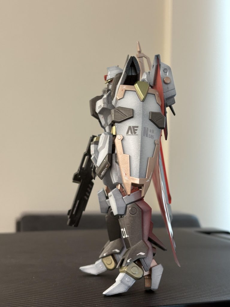 アナハイムロゴはまあ、単なる雰囲気ということで…自作デカールをちまちま消費中