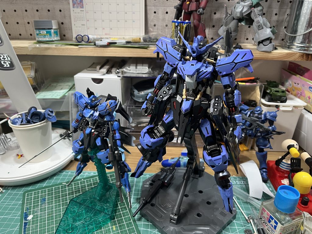 MGの塗装と並行して吹いたのでかなり時短で制作することができました。両方基本塗装まで完了