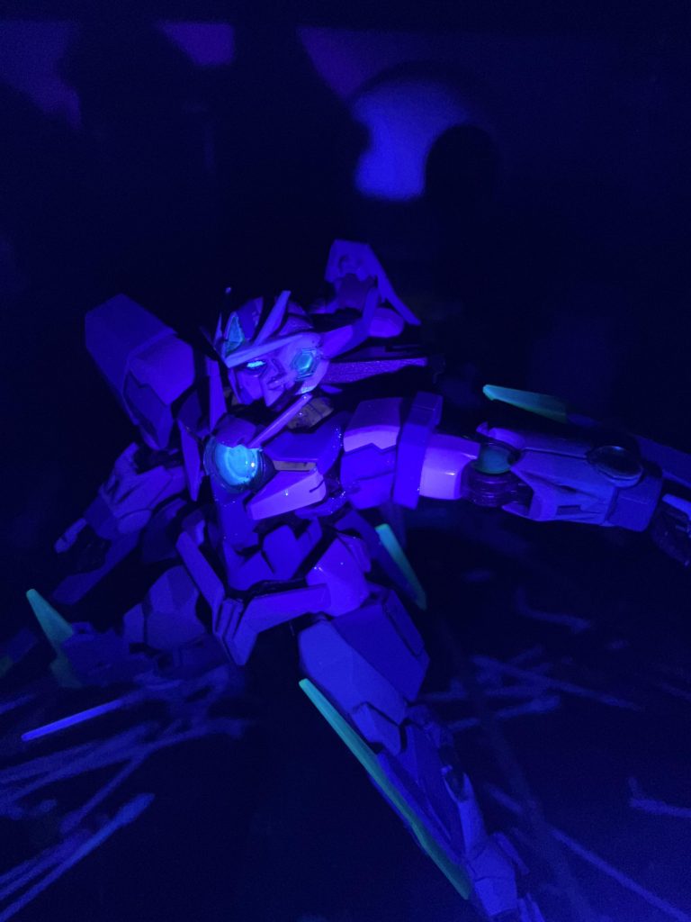 一応半年以上前には完成していたのですが、撮影ブースとか無かったんですよね.....。だから周りに道具とかが散らばってます。お恥ずかしいィ。