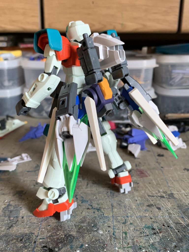 ジャンプユニット基部は水星キットから持って来ました。バックパックもキャリバーンのパーツを加工してサブアームを取りかけられるように。それからヒールにしてみました。