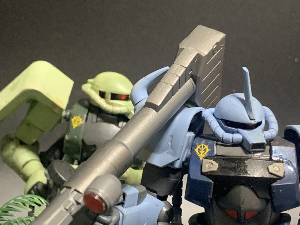 グフのモノアイ、見えねえ~