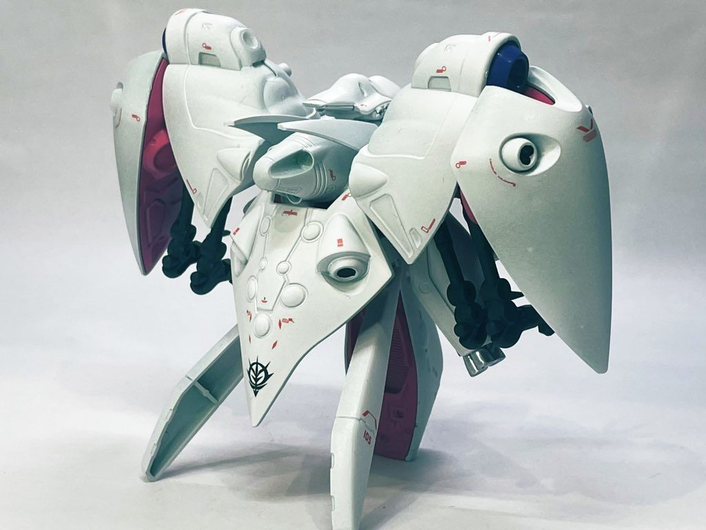 キュベレイよりかはノイエジール寄りにしたかったので艶消しのホワイトにして重量感が出るように意識しました。