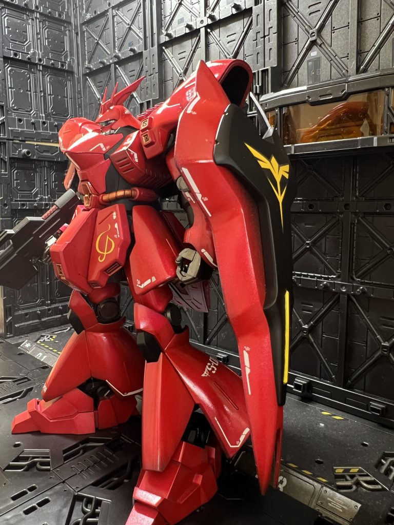 RG用のデカールを貼りました。艶消しを吹く前ですが、これはこれでいいかも。光沢のままにするか艶消しにするか迷いました。