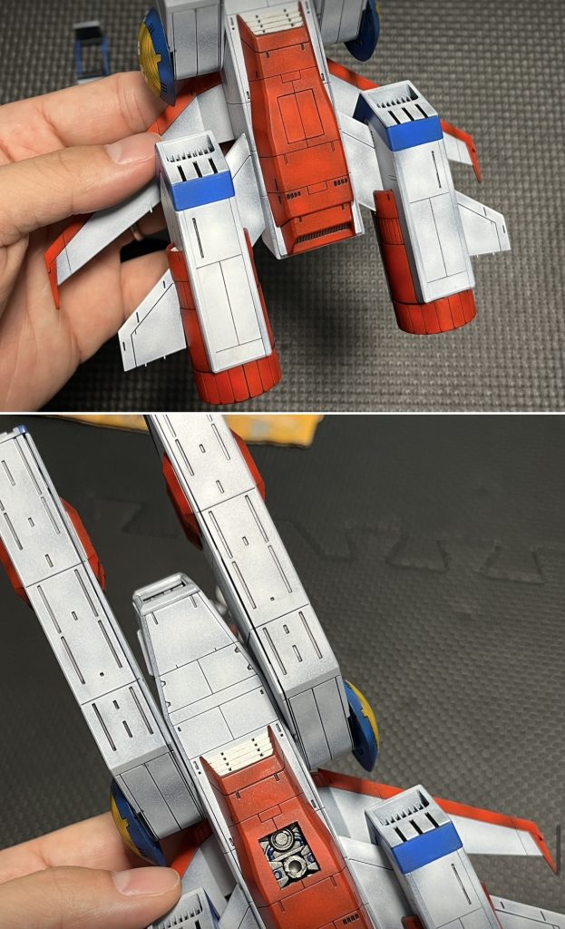 アクションベースを付けることができるように穴を開けて適当なパーツを使ってディテールアップしましたちゃんとカバーもあります