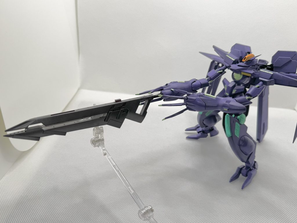 いちおうルガーランス的なものを。アルケーのバスターソードを手に突っ込んでるだけ😅腕がハイゴッグなので、まったくアクション出来ません。スタンドがないと保持できない、、、