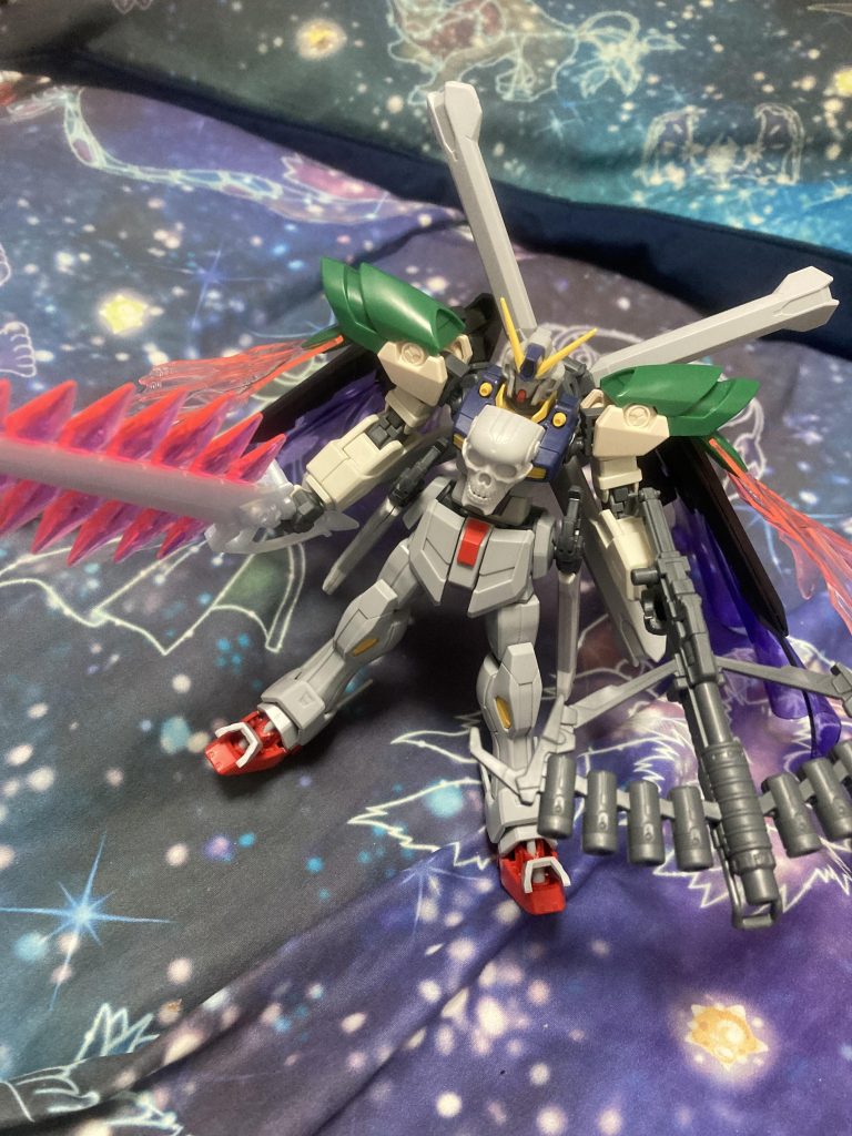 使用キット　クロスボーンガンダム魔王(頭、胴体、背部ユニット)デスティニーガンダム(足)ウィングガンダムフェニーチェリナーシタ(腕)ライトニングバスターガンダム(腕)OPパーツ、トライスラッシュブレイド✖︎2中古プレ値で買ったので、多分合計一万五千円ぐらい使いました笑良ければ評価お願いします！次回はレイダーかウヴァルつくりたいな❤️
