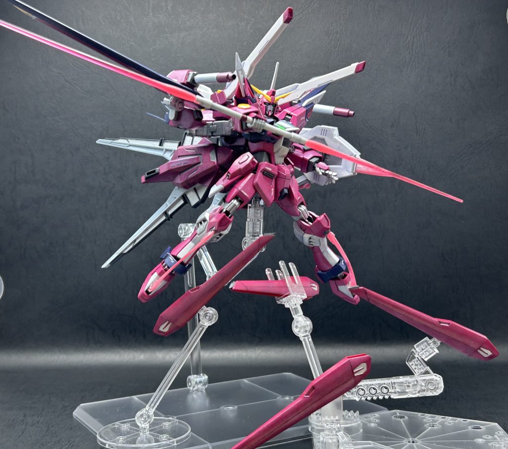 アスランがドラグーンを使えるならこれもありかと。シールドブーメランに続いて、ビームスパイクのように扱うイメージで。ベースが無かったので飾れませんでした。