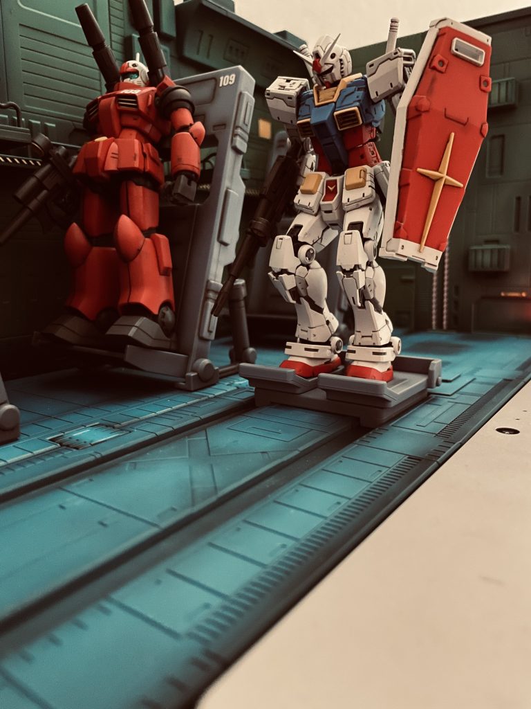 アムロの「宇宙か。。」の台詞が印象的です。ガンダム、カタパルト発進をイメージしています。