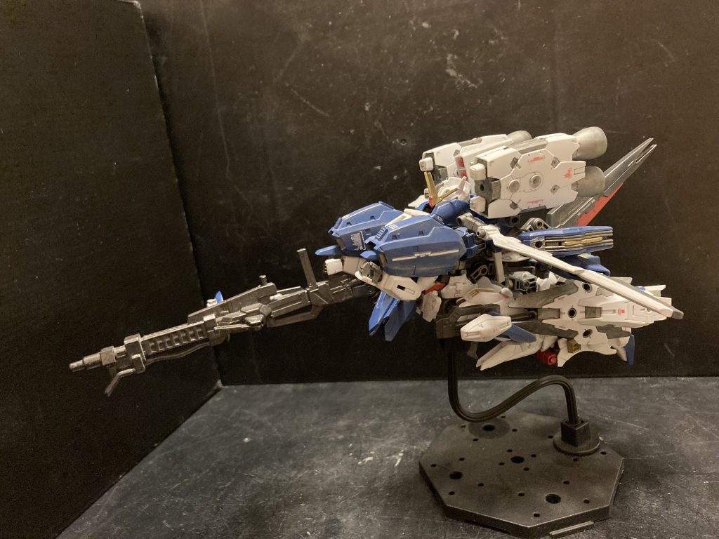 こちらは分離せずに可変。巡航形態のGクルーザーです。大きいのでハッタリが効きますw