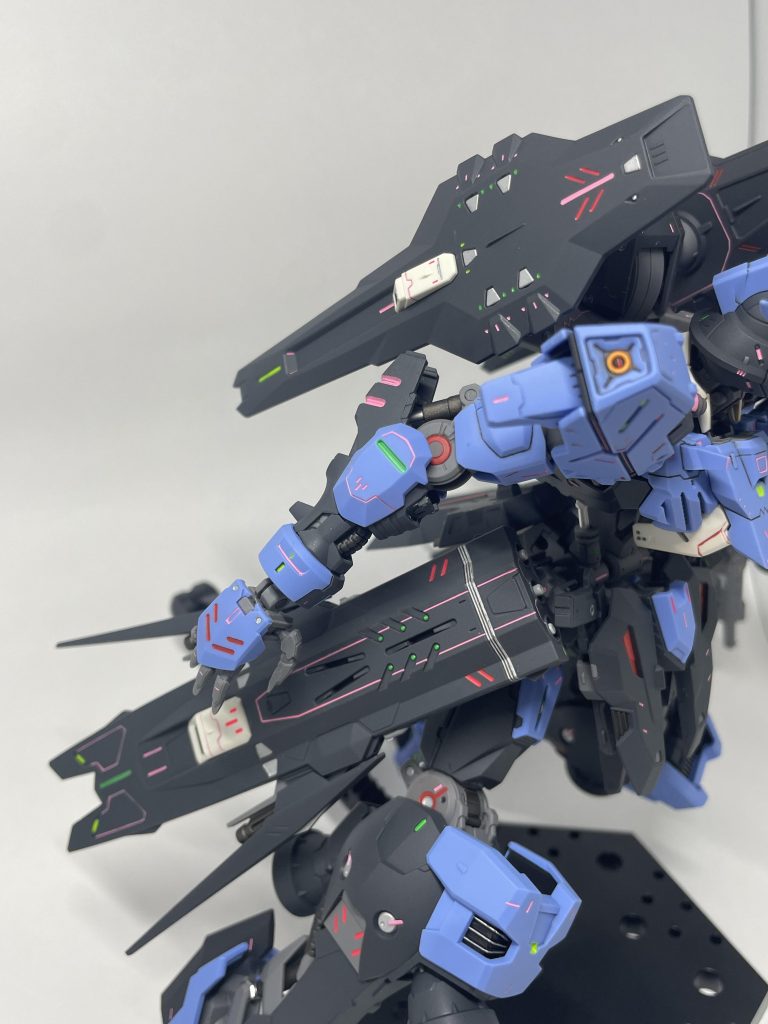 正面からでは見えない色分けポイント。