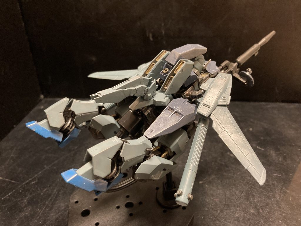 こっちの写真だとどうかな？わかりにくいなーw超久しぶりに可変させたので、パーツが破損しないかヒヤヒヤでしたw