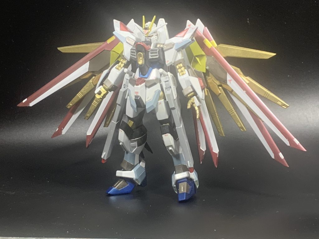 羽根の生えたガンダムはどうしてこうも神々しいのでしょう。