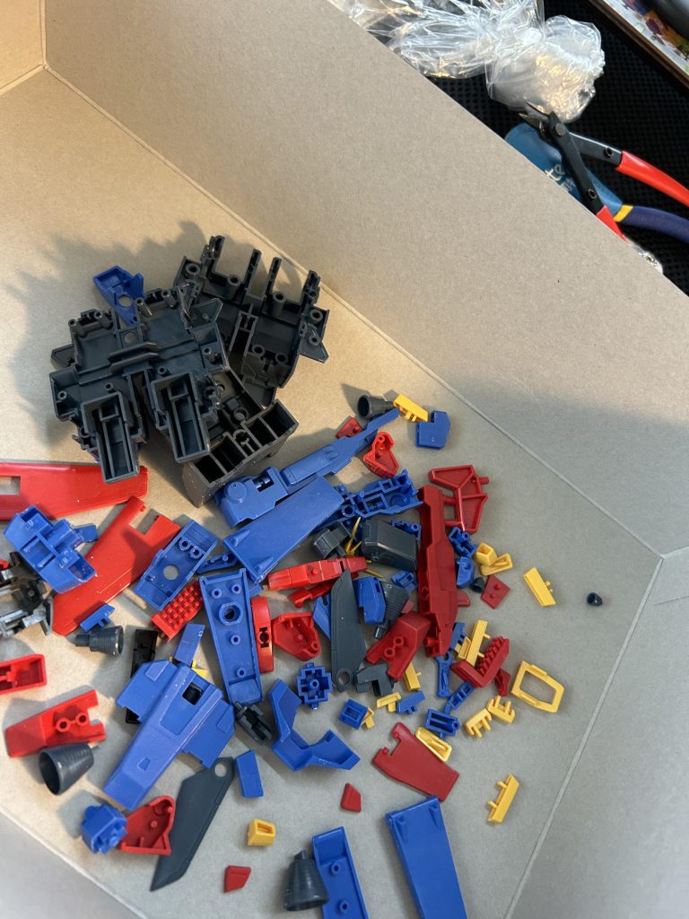 トリコロールカラー無くすのも悩んだのですけどね。