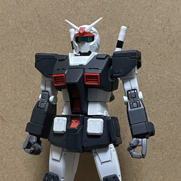 01ガンダム風のプロトタイプガンダム