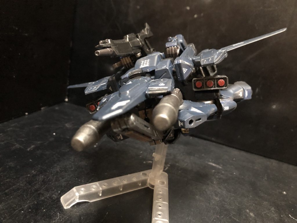 戦闘機形態正面。