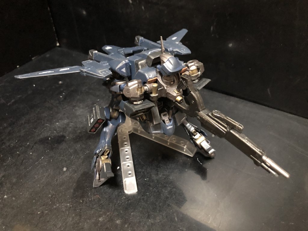 飛行性能は劣るが、強襲、離脱をスムーズに行う事ができる。