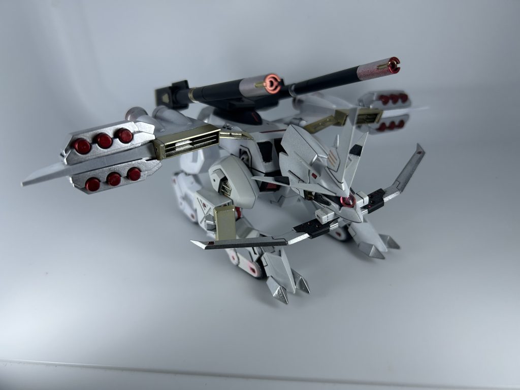 そんなこんなで完成しましたー！自分の歪んだ癖を最大限詰め込めたと思います！！やはり白金赤は正義！！正直武装の色合いに結構悩みましたw即興で考えた割には違和感なくできた方…かな？w残りはサラッと写真流して締めたいと思います！お目汚し失礼しました！！ではまた次回ーー   