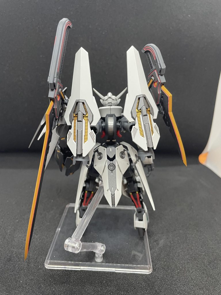 背面アシンメトリーで気に入ってます