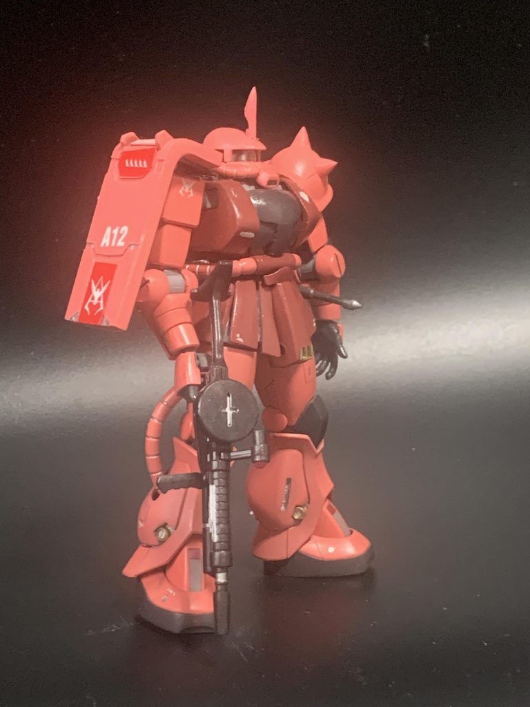 色々あるモビルスーツの中で私が一番好きなのがザクです。それ故にシャア専用ザクには特別な思い入れがあります。