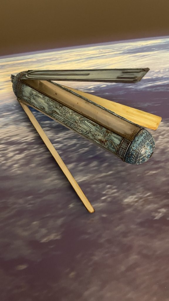 アイランド・イフッシュ、地球の引力圏に到達。