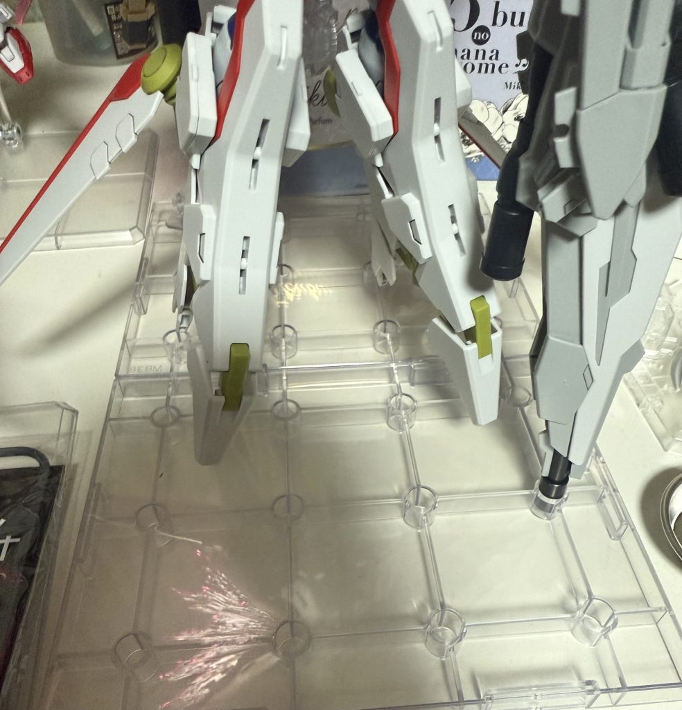 よくわからんメーカーのスタンドの穴にココ刺さるおかげで絶対倒れない仁王立ちなよね 感謝