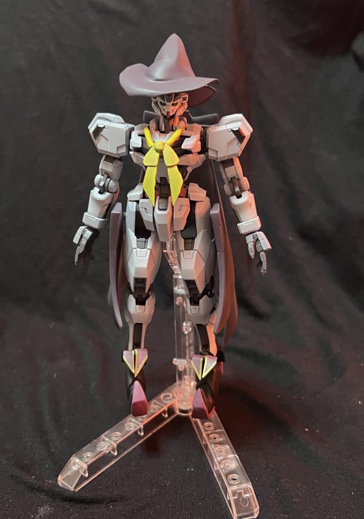 ローブをパージすればBB戦士で言うところの軽装形態になります！アゴと腰のカラーは赤から赤紫に変更してます（赤は魔女にしては血色の良い色なので）。ポーズでバキバキ感は誤魔化しています💦