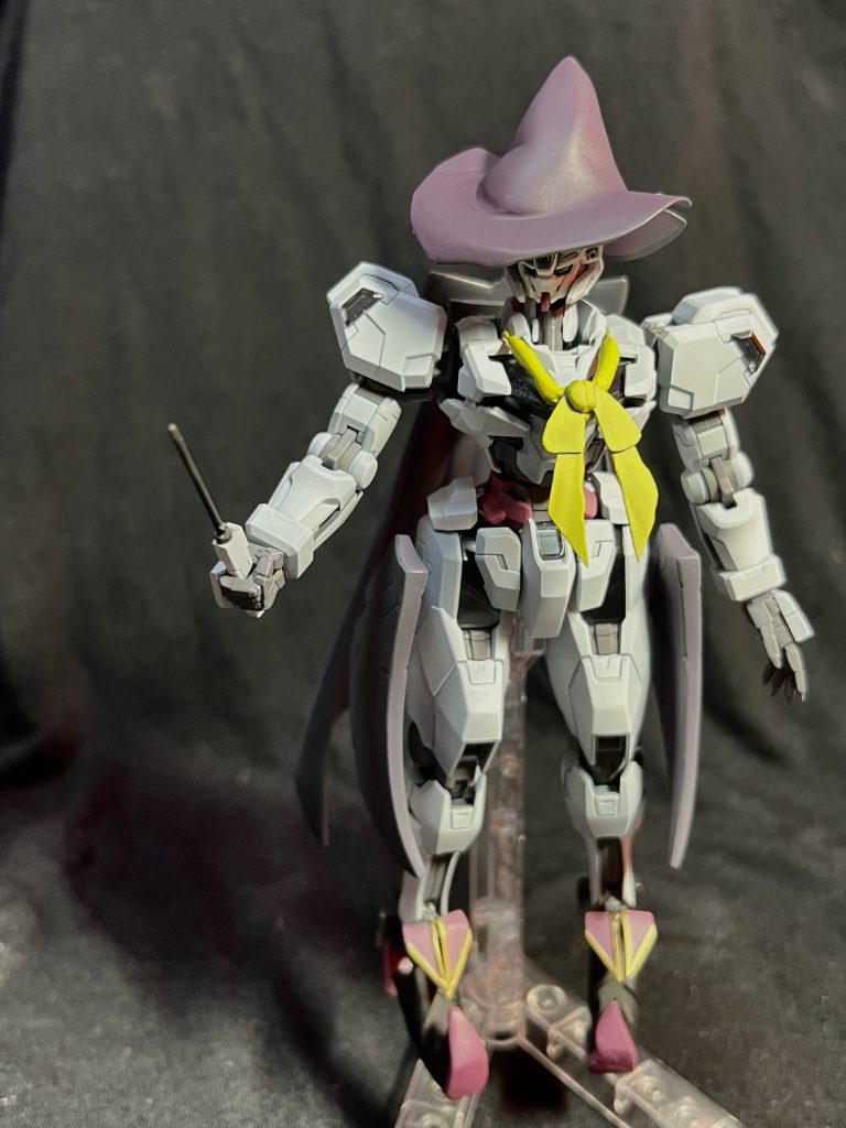 魔法のステッキ❗️のつもりで棒を作ってサーベルの柄に挿しましたが、これじゃただの警棒ですね😅