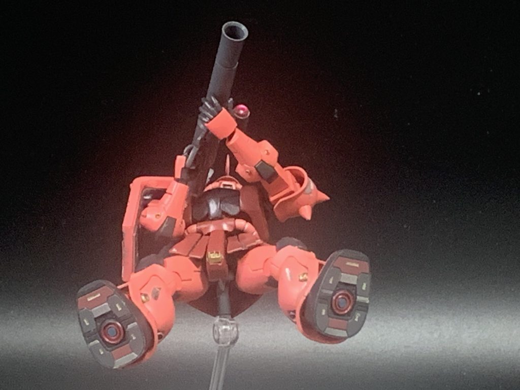 足裏も撮ってみました。塗装時はマスキング地獄で思い出したくもないですが(zaku-kao9)