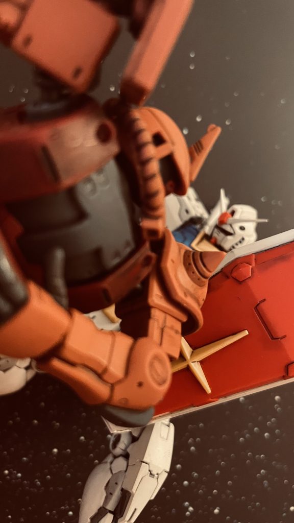 “甘いな。” ショルダーチャージをくらうガンダムです。