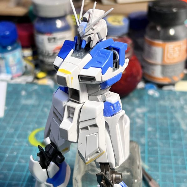 HGのハイニューを旧デザイン風に弄っています。RGにはどうやっても敵わないので気楽に作ります😅（3枚目）