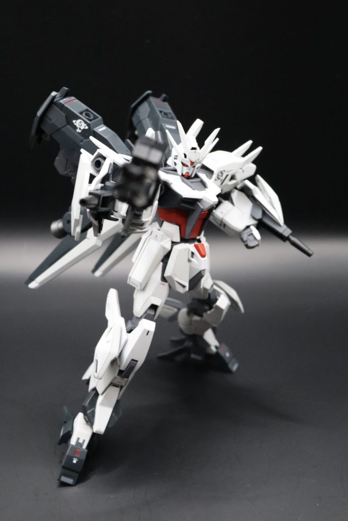 ジュピターヴがビットユニットを装備しているので、キャリバーンのシールドビットも付けちゃえと各場所に装備しています（磁石接続でポロリしやすいです(gundam-kao10)反省…）