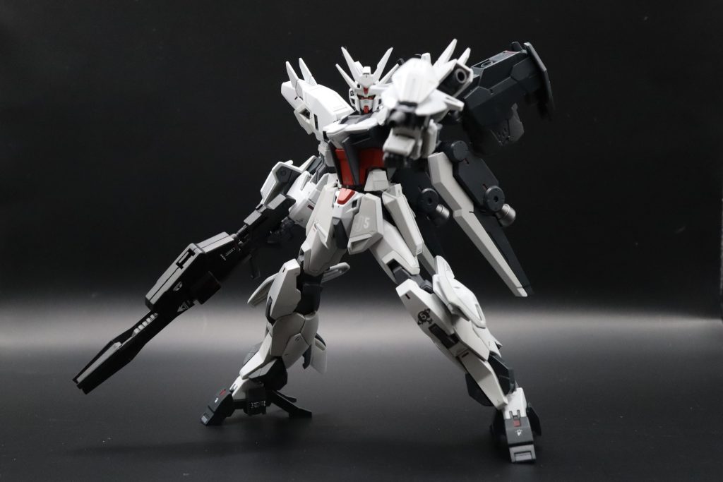 自分の中では久しぶりにヒロイックな機体に出来たかなと感じています！！1→8→6→5と作り、のこりも4種！次はどれを作ろうか悩んでます笑