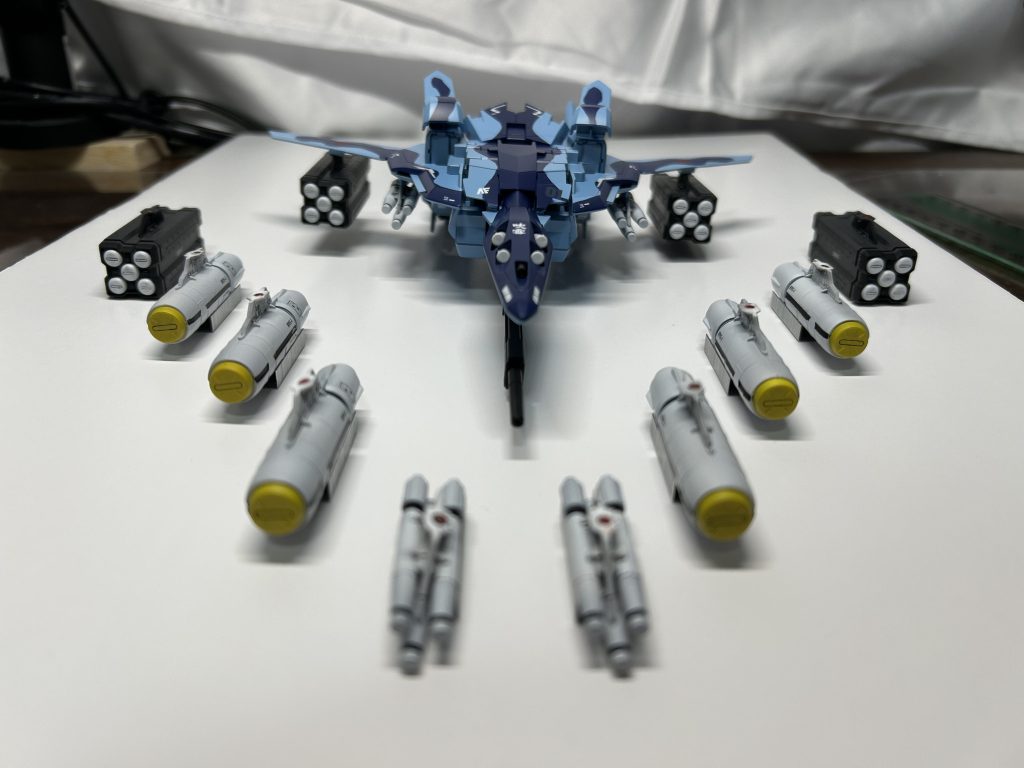 基本性能が高く大気圏内でのウェイブライダー運用が可能であるが携行武装が少ない本機は、効率的で機動的な防衛力という意味では中途半端な存在のためライセンス生産を断念し、可変MSの製造技術と運用ノウハウの獲得に注力することとした。