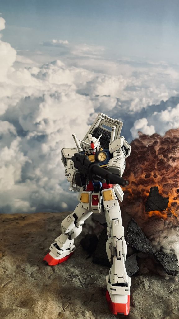 “リュウさん!下がれ。後はガンダムがやる!”劇場版ガンダムのワンシーンをイメージしています。