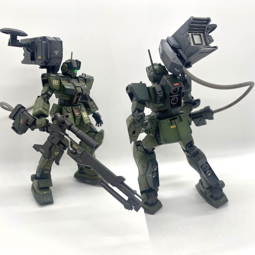 前の設定に続いて、ビーコンミサイルポッドに留まらず、ロングレンジビームライフルのエネルギーパックも内蔵しており、ライフルにエネルギーパイプを接続することで、ビームの射出時間の延長を可能とし、長距離によるビームの減衰を抑えることができる。ただ、パイプ接続時の機動力は見てのとおり落ちてしまう。という、これまた都合いい設定…  脳内妄想が止まりません笑