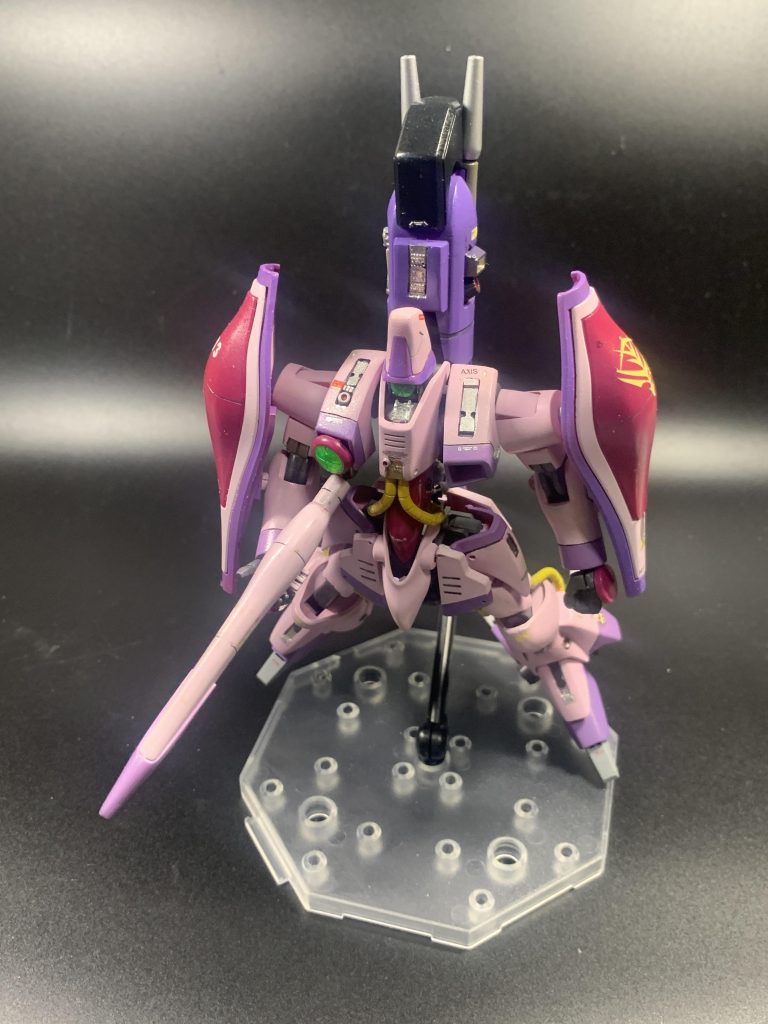 ガザC制作にあたって最初はそれほど乗り気ではなかったのですが作ってみるとあら不思議。ガザCいいじゃん‼となりました。元々ハマーン様が大好きで過去にキュベレイは三つ程制作したのですが今回が初のガザCです。