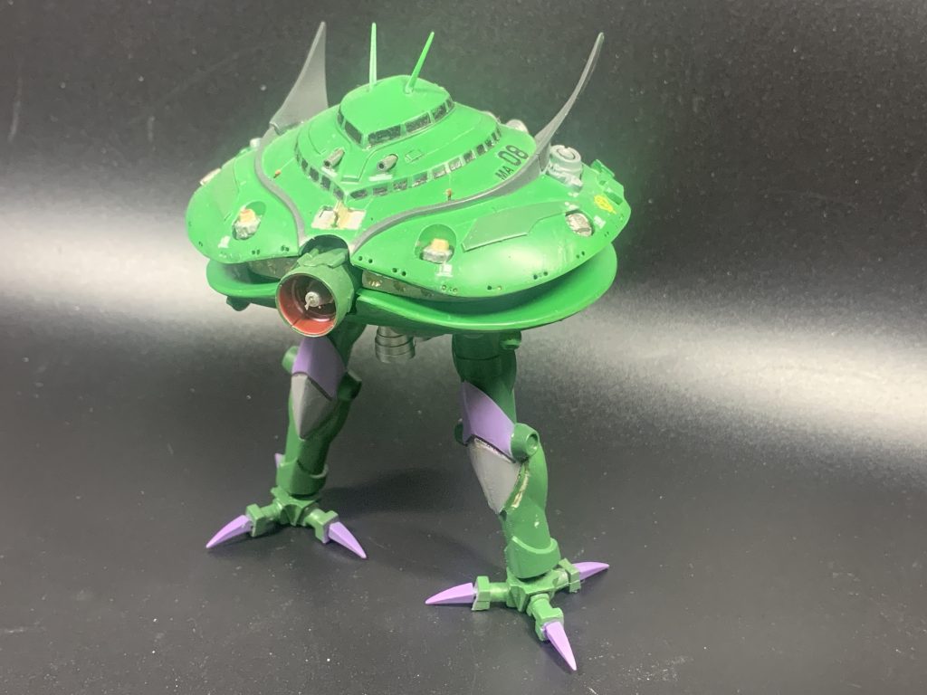 ビグザム単機。威風堂々です。