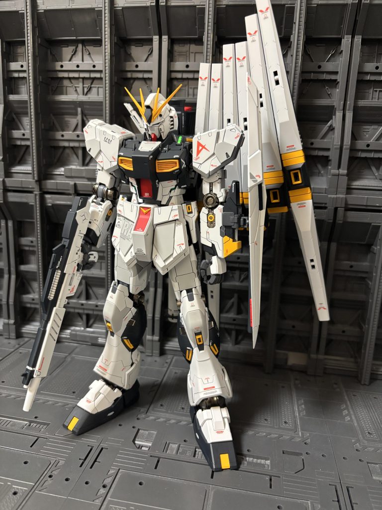 真正面から見るよりこの角度の方がかっこよく見えますね。立たせているだけですがw