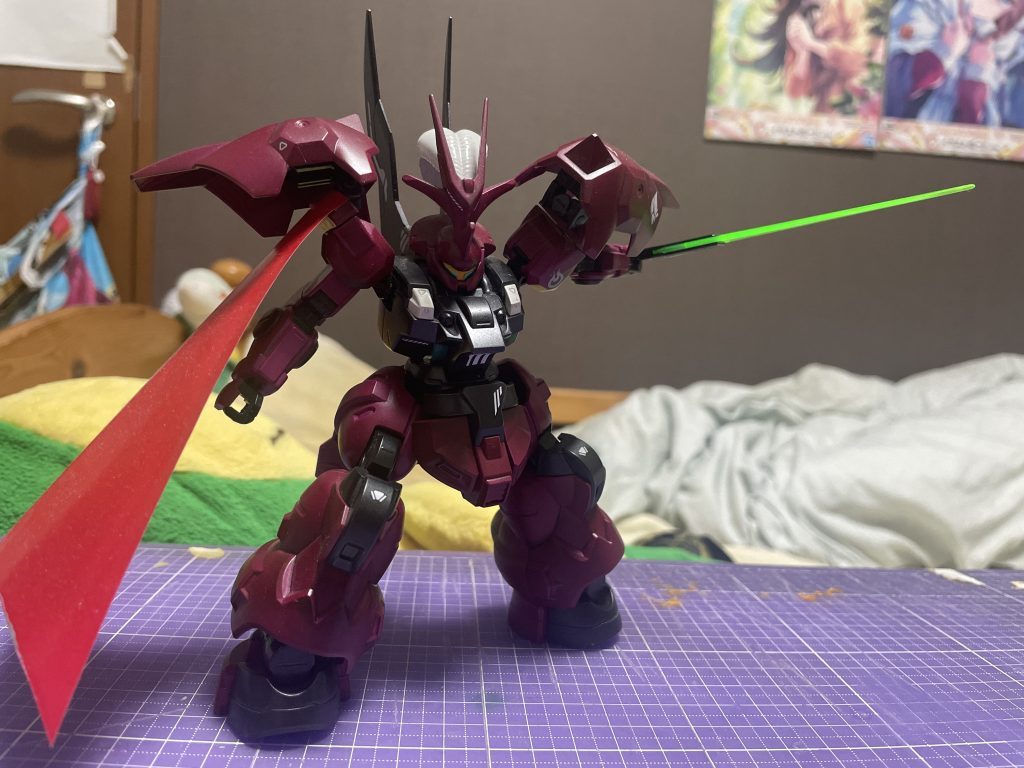 パルチザンを両手で持ち、エアリアルに接近グエル「田舎者の無知を修正してやるゥ!!」ビームトーチを抜刀する