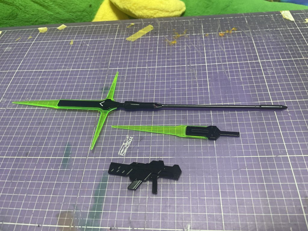 武装一覧(ちなみにパルチザンは敢えて黒にして、マガジン部分を黒鉄にしてます)