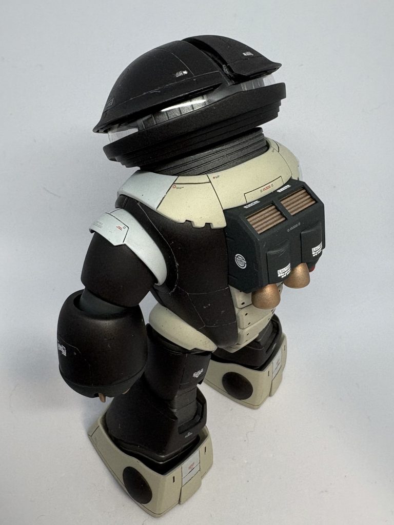 金属面はお気に入りのカッパー。カカトにもスジボリと塗り分け。いい感じ。