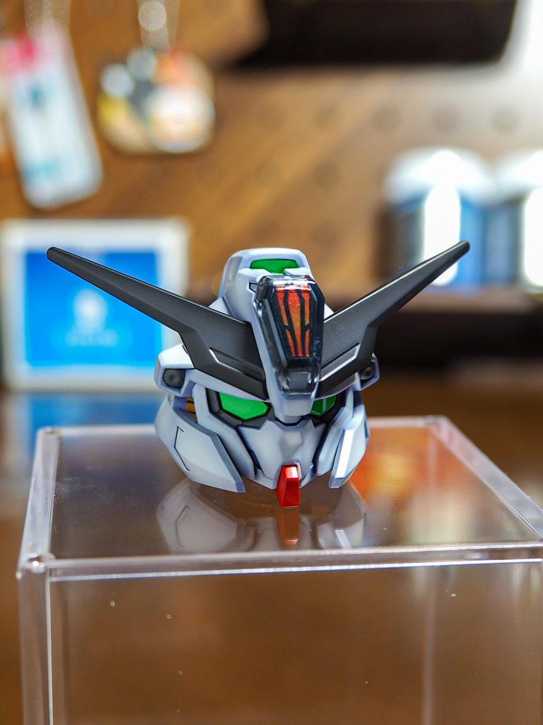 デカールはクリアパーツの中にインしてます。ブレードアンテナはホワイトで黒立ち上げして上からクリアブラック後に更にブラックでシャドウ吹きです✨見えるところはカッコよく仕上げます😆