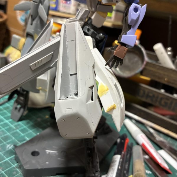 HGではありません1/100ですよミキシング材料として頭部スカートのスクラッチをしていましたが(*´-`)かっこいい女子ができそうなのでセミスクで仕上げようかと今こんな感じライフルは仮ですお尻が大変そうだな😫（3枚目）