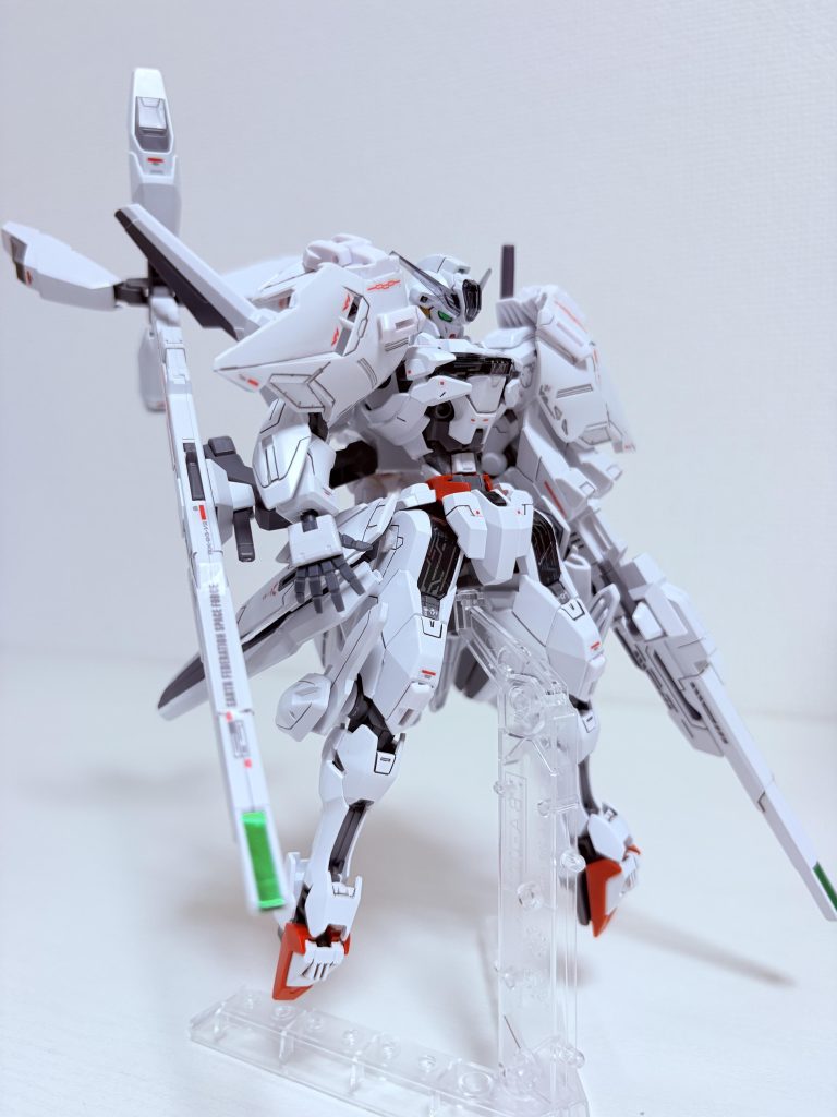 そしてバックパック装備。｢ガンダムエクストキャリバーン｣名前はキャリバーンの次、ネクスト。元のキャリバーンを超えた、エキストラ。を混ぜてエクストにしました。 