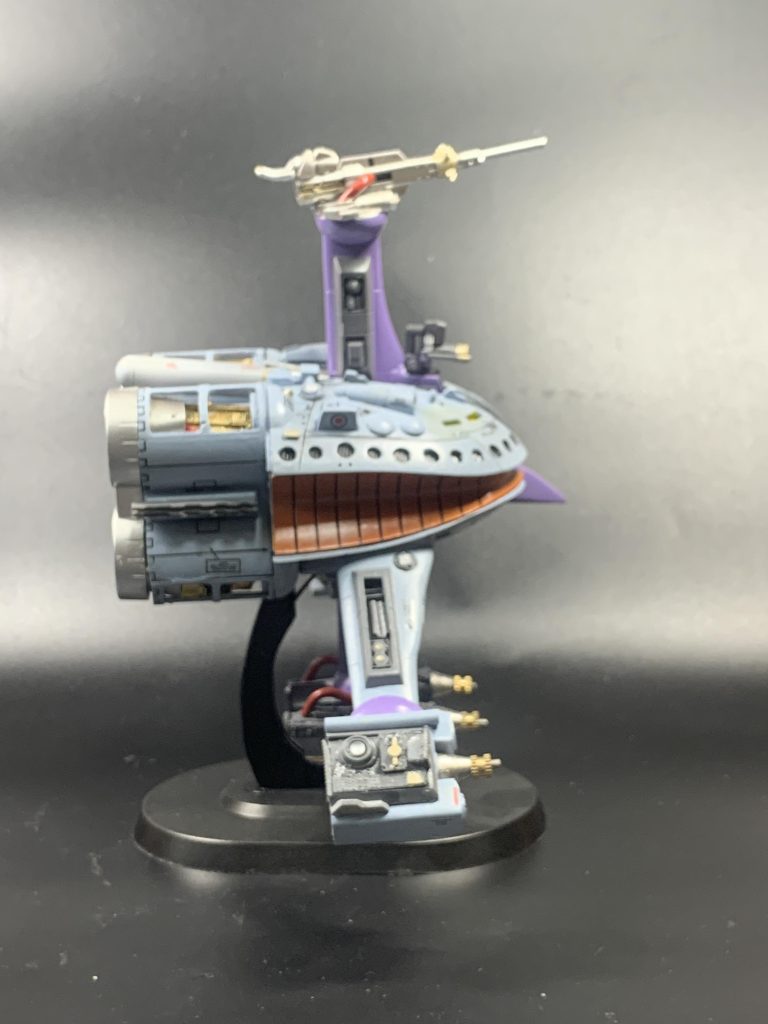 サイドショット。ブラウブロのデザイン的に他のモビルアーマーとは一線を画す独特の形状をしています。しかも本物はビグザム並みにデカいというおまけつき。高出力大型ジェネレーターを搭載にするために大型化になってしまったという設定は現実感があって凄く好きです。