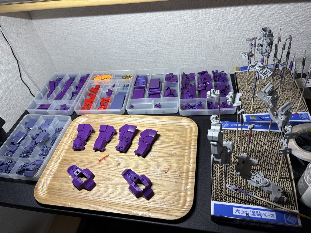 塗装終了後のパーツです。流石に入れる箱が足りないですね。