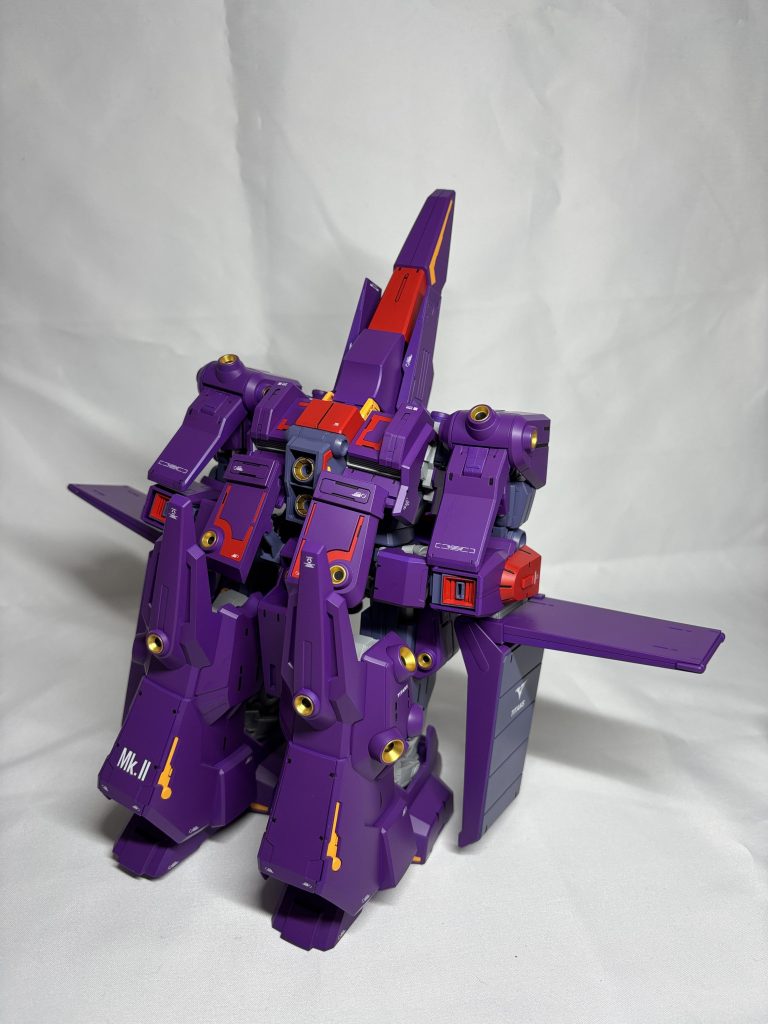 塗装ハゲが怖いので、緩めの変形です。