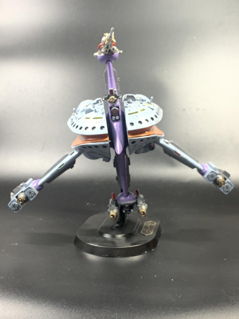 正面ショット。補強したにもかかわらず少し歪んでいますね。(zaku-kao4)