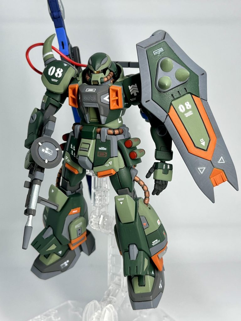 重めの緑、中島系暗緑色とMSディープグリーンを基調に筆塗り。ワンポイントにオレンジを使用。